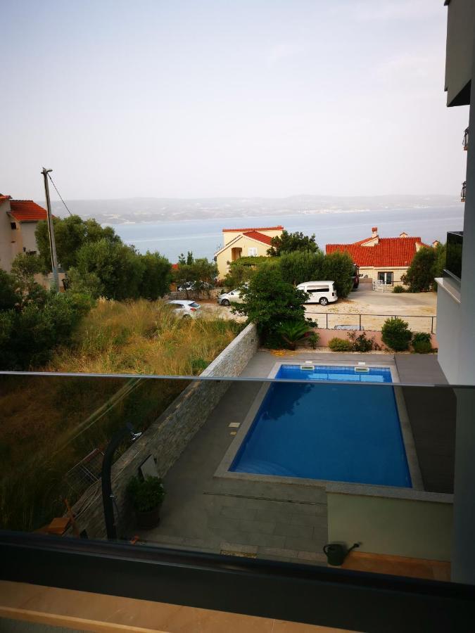 אומיס Apartments Marina מראה חיצוני תמונה