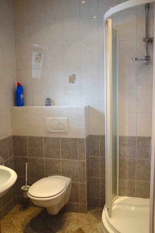 אומיס Apartments Marina מראה חיצוני תמונה