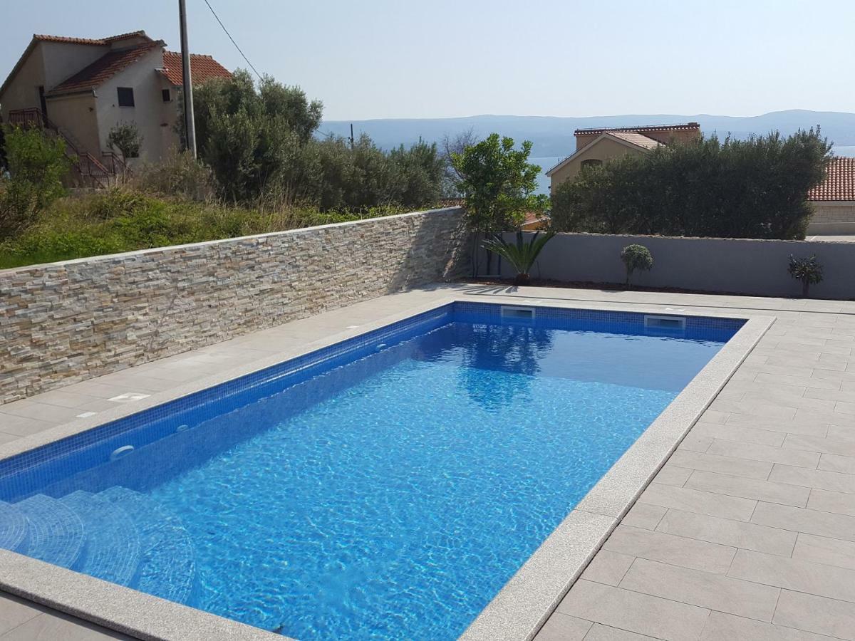 אומיס Apartments Marina מראה חיצוני תמונה